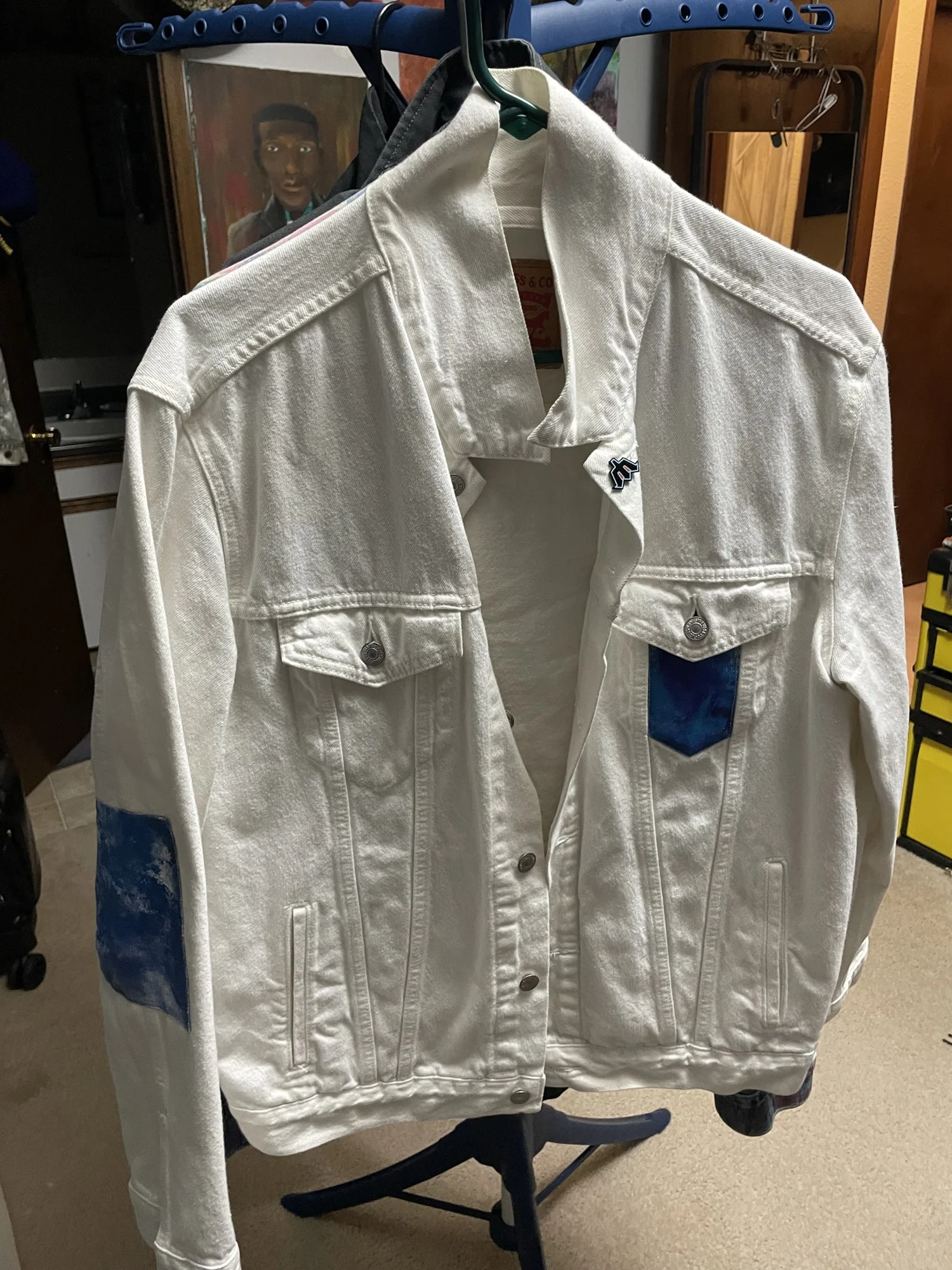 White portrait jacket / front