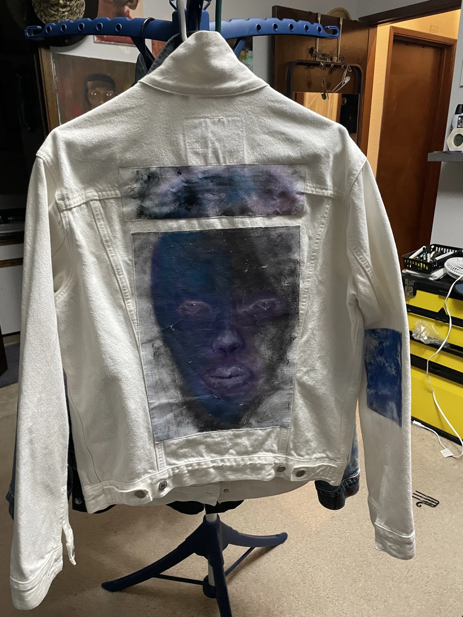 White portrait jacket / back